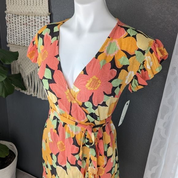 Billabong Floral Wrap Dress - Picture 8 of 10